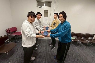 在校生からプレゼント。今後の飛躍を祈って。