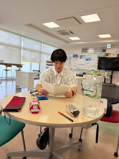 現地でも入念に発表練習。